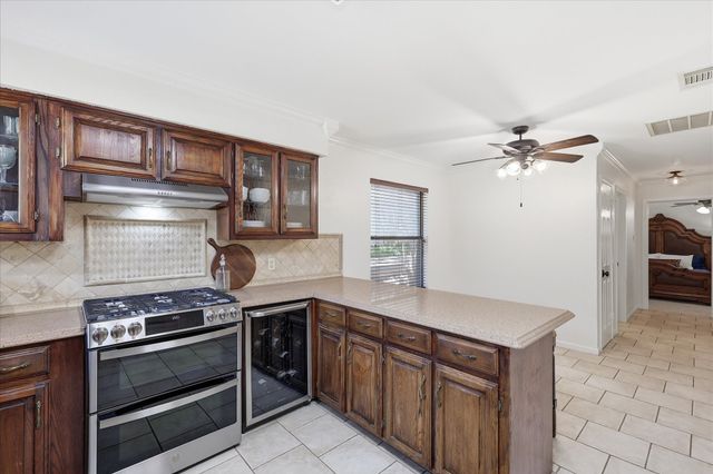 2850 Creekwood Drive, Grapevine, TX 76051