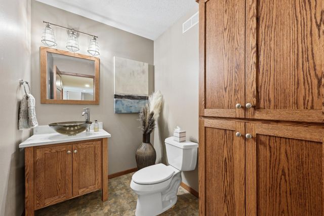 4208 66 Street S, Fargo, ND 58104