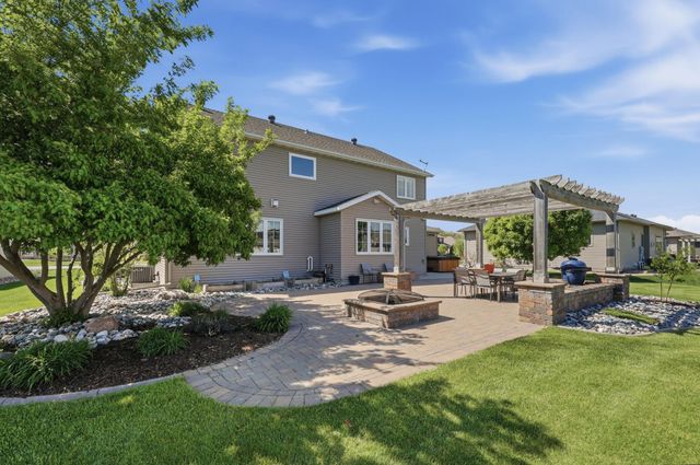 4208 66 Street S, Fargo, ND 58104