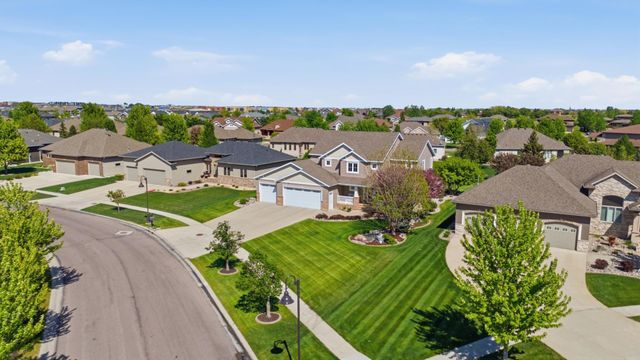 4208 66 Street S, Fargo, ND 58104