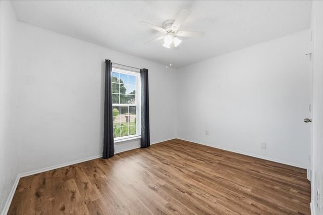 829 W Crossland Boulevard, Grand Prairie, TX 75052