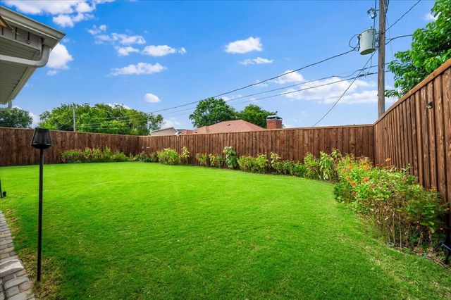 829 W Crossland Boulevard, Grand Prairie, TX 75052
