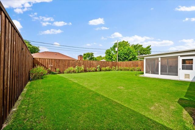 829 W Crossland Boulevard, Grand Prairie, TX 75052