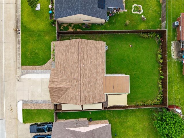 829 W Crossland Boulevard, Grand Prairie, TX 75052