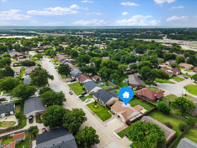 829 W Crossland Boulevard, Grand Prairie, TX 75052