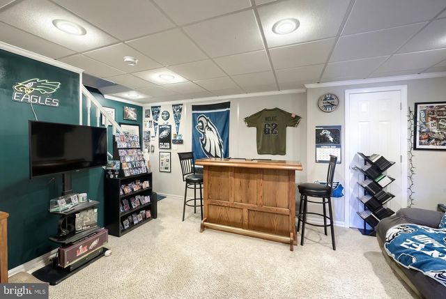 2435 WOODMONT DR, York, PA 17404