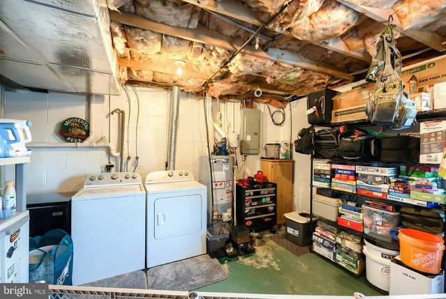 2435 WOODMONT DR, York, PA 17404