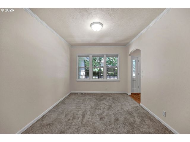 3471 LAKESIDE Dr, Eugene, OR 97401