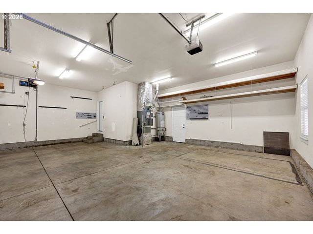 3471 LAKESIDE Dr, Eugene, OR 97401