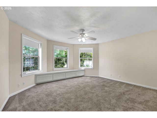 3471 LAKESIDE Dr, Eugene, OR 97401