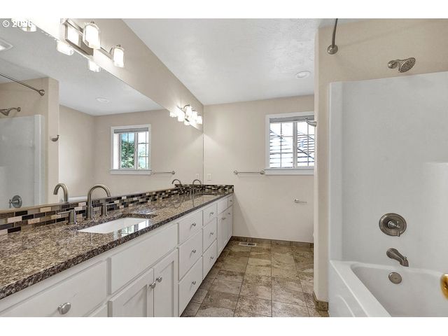 3471 LAKESIDE Dr, Eugene, OR 97401