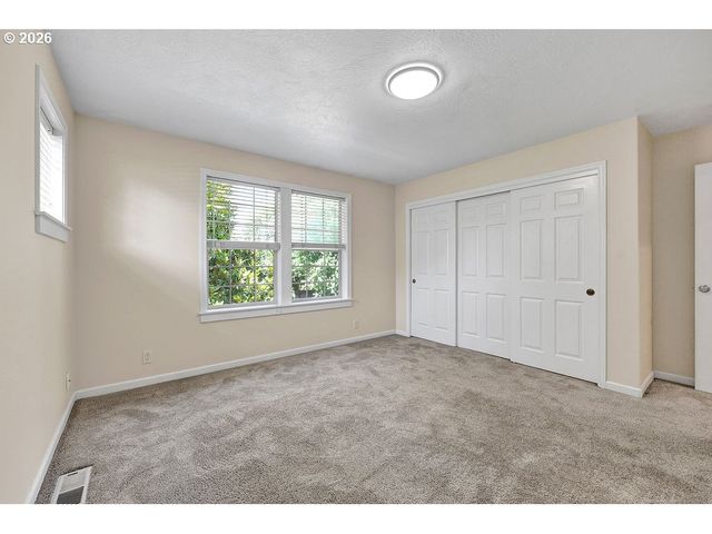 3471 LAKESIDE Dr, Eugene, OR 97401