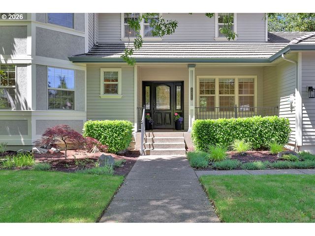 3471 LAKESIDE Dr, Eugene, OR 97401