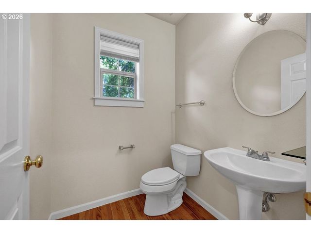3471 LAKESIDE Dr, Eugene, OR 97401