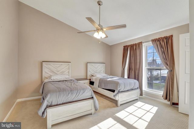 8591 SIGNAL HILL RD, Manassas, VA 20110