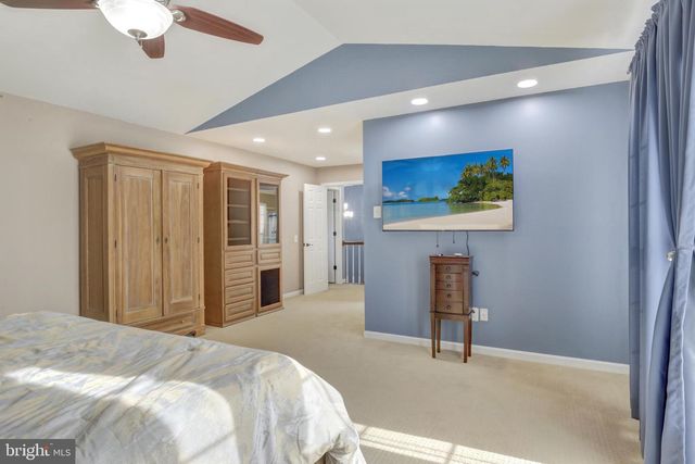 8591 SIGNAL HILL RD, Manassas, VA 20110