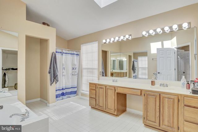 8591 SIGNAL HILL RD, Manassas, VA 20110