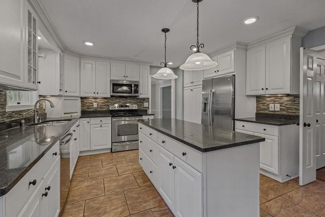 566 Kinsella Drive, Edgewood, KY 41017