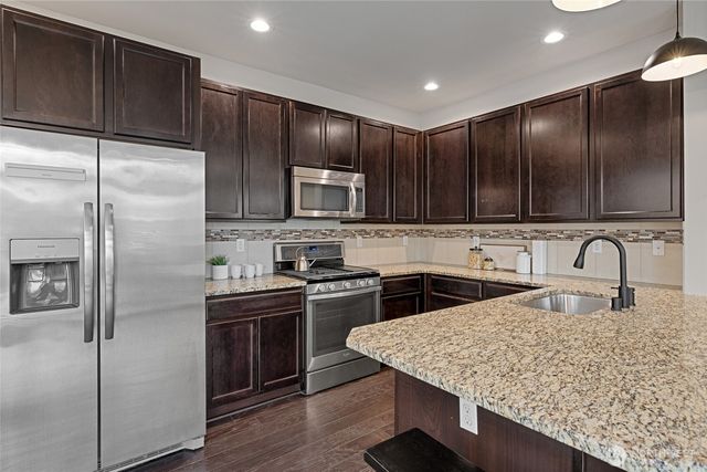 1016 207th Place SW, Lynnwood, WA 98036