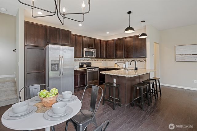 1016 207th Place SW, Lynnwood, WA 98036