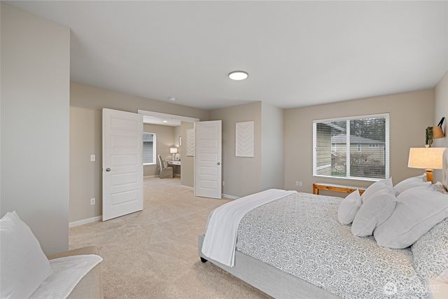 1016 207th Place SW, Lynnwood, WA 98036