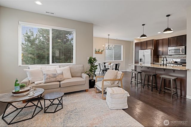 1016 207th Place SW, Lynnwood, WA 98036