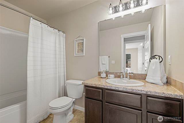 1016 207th Place SW, Lynnwood, WA 98036