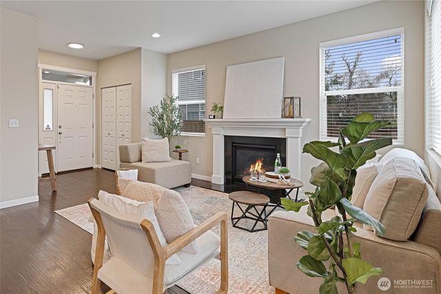 1016 207th Place SW, Lynnwood, WA 98036