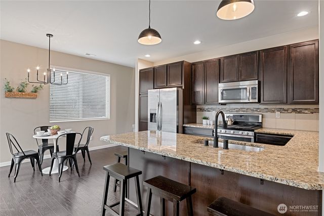 1016 207th Place SW, Lynnwood, WA 98036