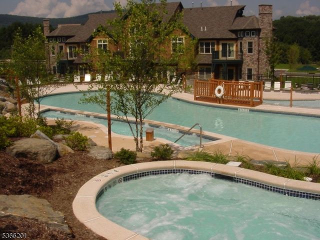 1 Maple Cres 13, Vernon Twp., NJ 07462