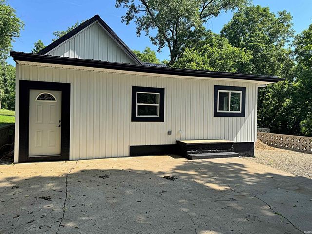 305 E Jefferson Street, Edwardsport, IN 47528