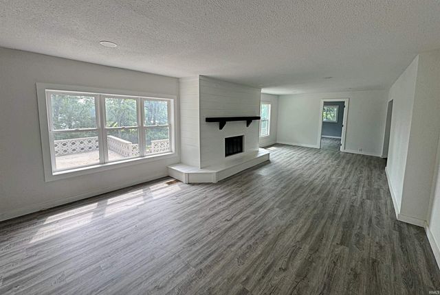 305 E Jefferson Street, Edwardsport, IN 47528