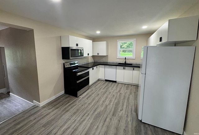 305 E Jefferson Street, Edwardsport, IN 47528