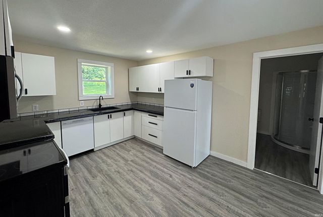 305 E Jefferson Street, Edwardsport, IN 47528