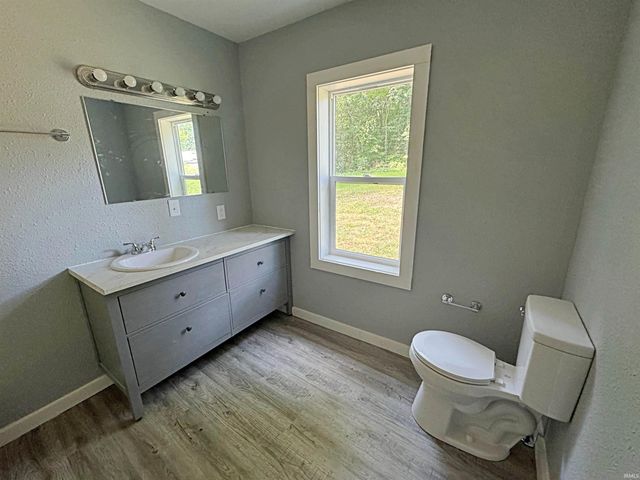 305 E Jefferson Street, Edwardsport, IN 47528