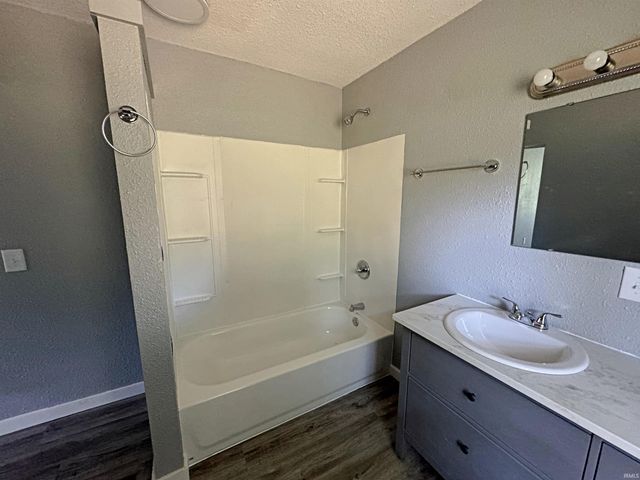 305 E Jefferson Street, Edwardsport, IN 47528