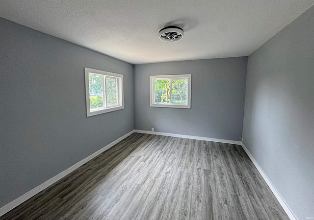 305 E Jefferson Street, Edwardsport, IN 47528