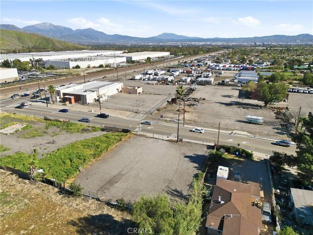 1940 Short, San Bernardino, CA 92407