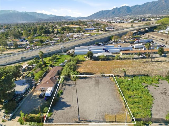1940 Short, San Bernardino, CA 92407