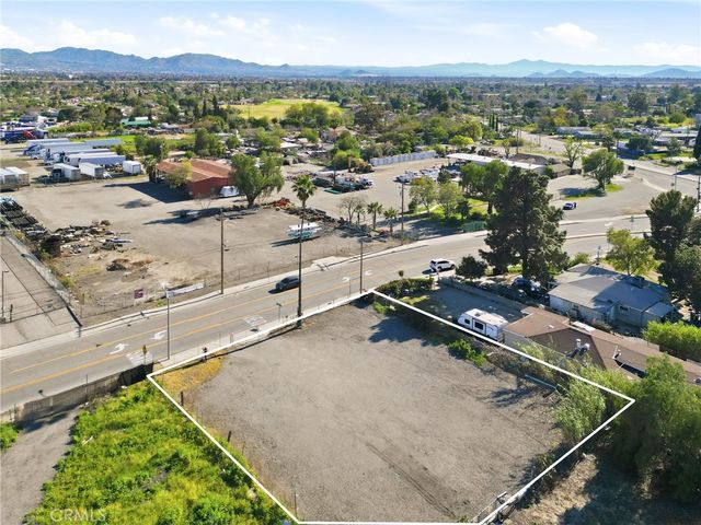 1940 Short, San Bernardino, CA 92407
