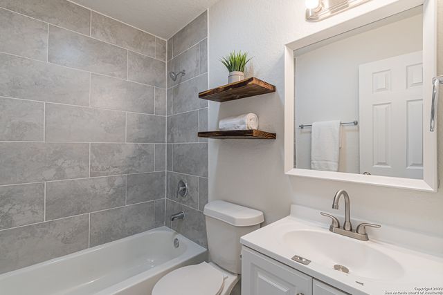 324 Bargas St, San Antonio, TX 78210