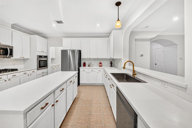 9515 Sotherloch Lake Drive, Spring, TX 77379