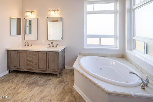 5540 W 5th Street 180, Oxnard, CA 93035