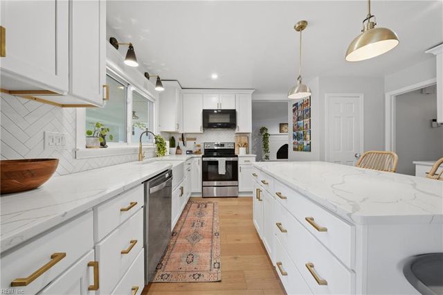 909 Glenfield CT, Virginia Beach, VA 23454