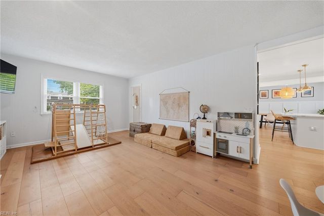 909 Glenfield CT, Virginia Beach, VA 23454