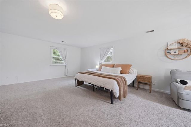 909 Glenfield CT, Virginia Beach, VA 23454