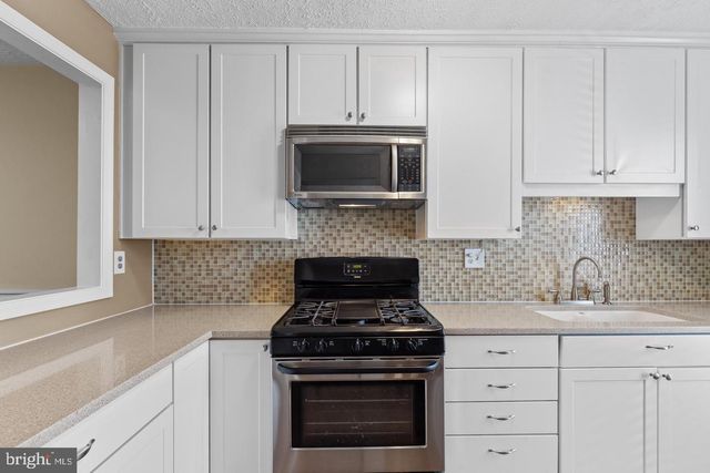 10131 OAKTON TERRACE RD, Oakton, VA 22124