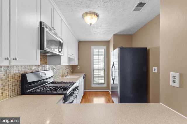 10131 OAKTON TERRACE RD, Oakton, VA 22124