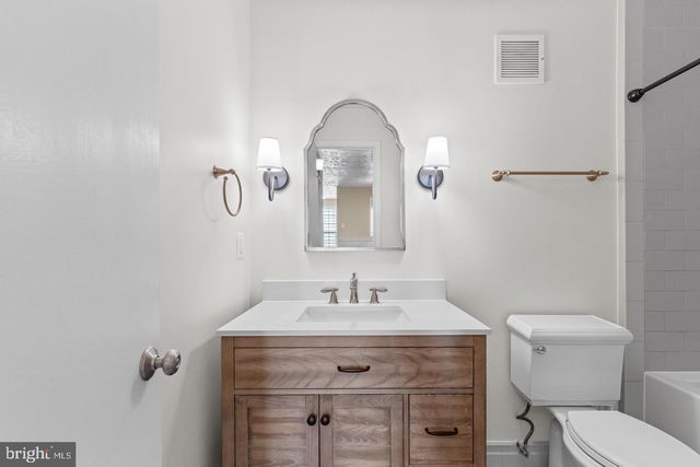 10131 OAKTON TERRACE RD, Oakton, VA 22124