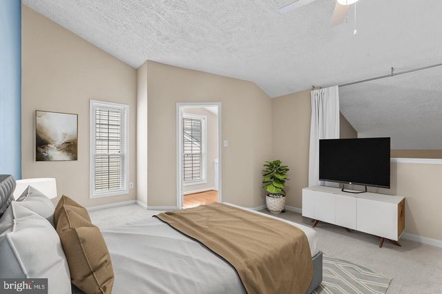 10131 OAKTON TERRACE RD, Oakton, VA 22124